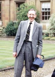 Dr Peter Knewstubb, 1930-2021
